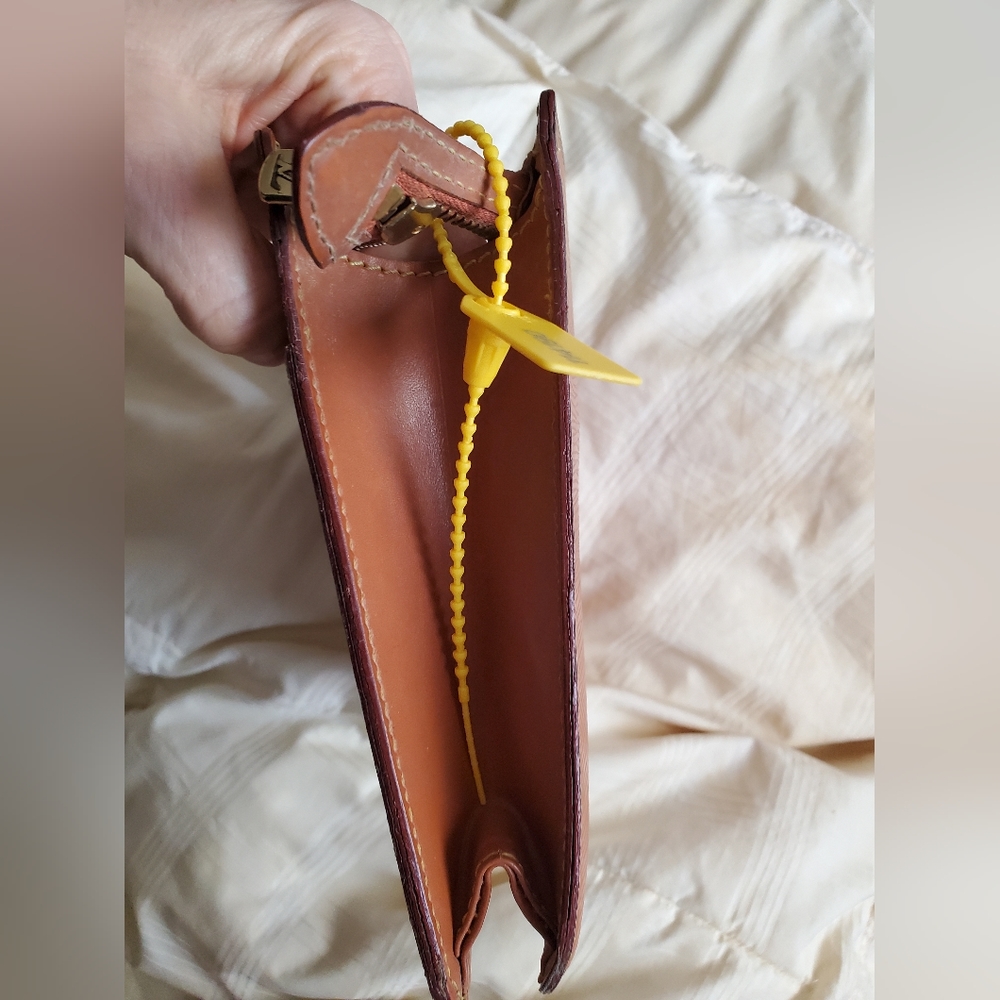 Louis Vuitton Epi leather zipped pouch - Picture 6 of 7